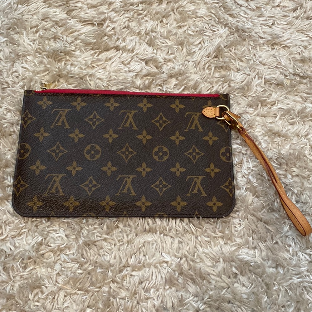 Authentic Luis Vutton wristlet